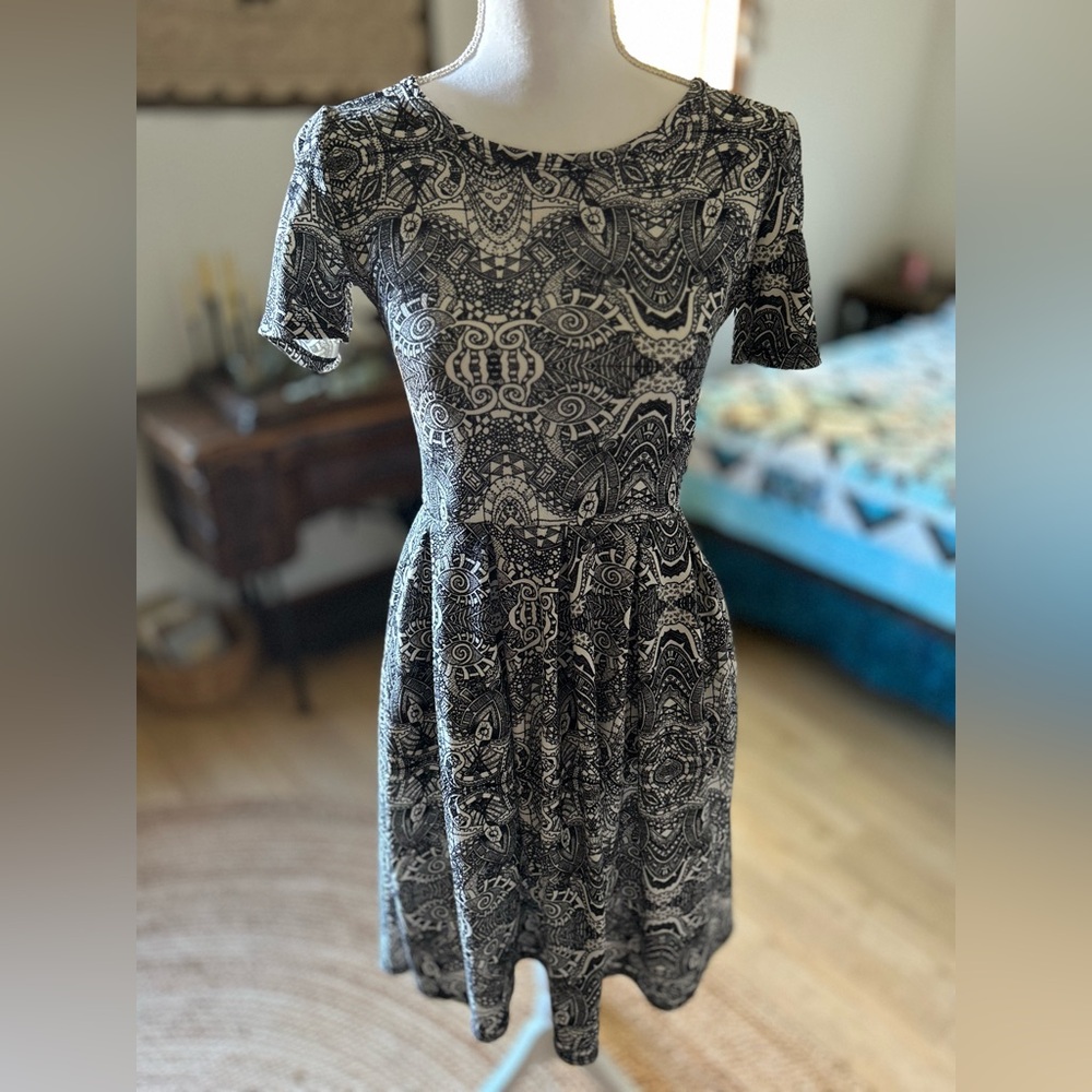 Sweet little LulaRoe dress - with pockets!